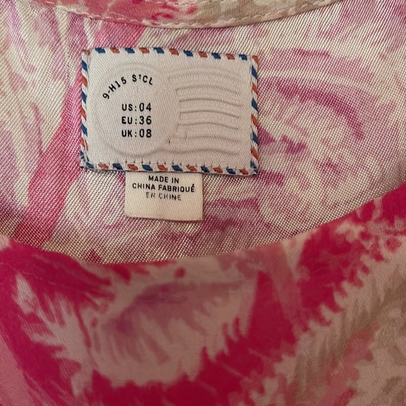 Gorgeous lined dress with feather inspired fabric - Picture 2 of 7